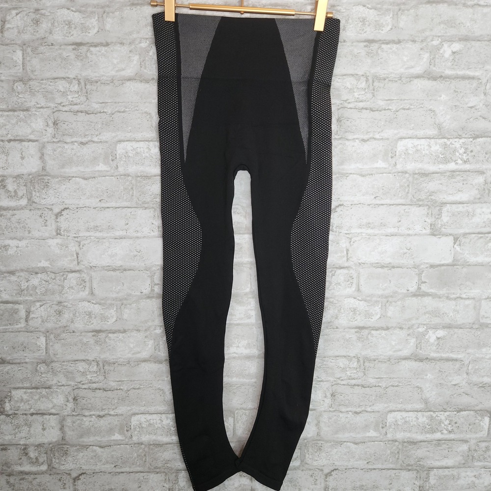 Spanx Black Gray Curved Lines Seamless Compression Leggings Gorpcore Active M